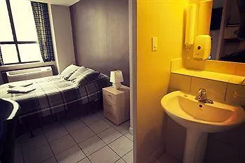 Hi Toronto Hostel