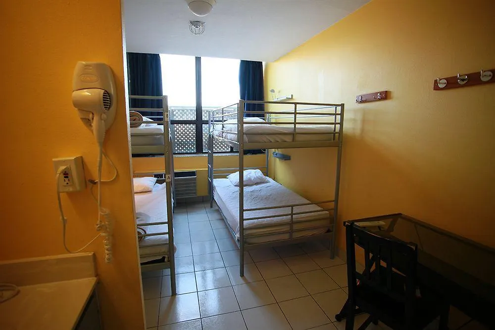 HI Toronto Hostel